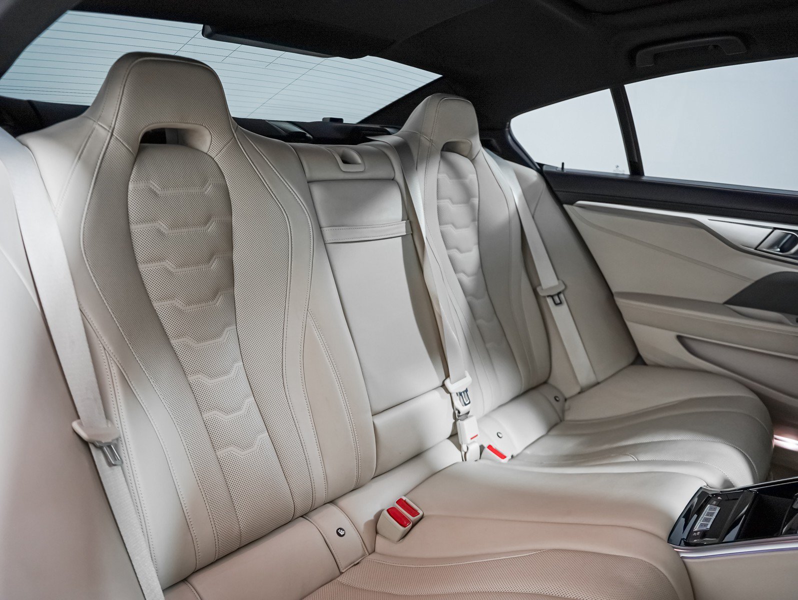 Used 2022 White BMW M850i image 10