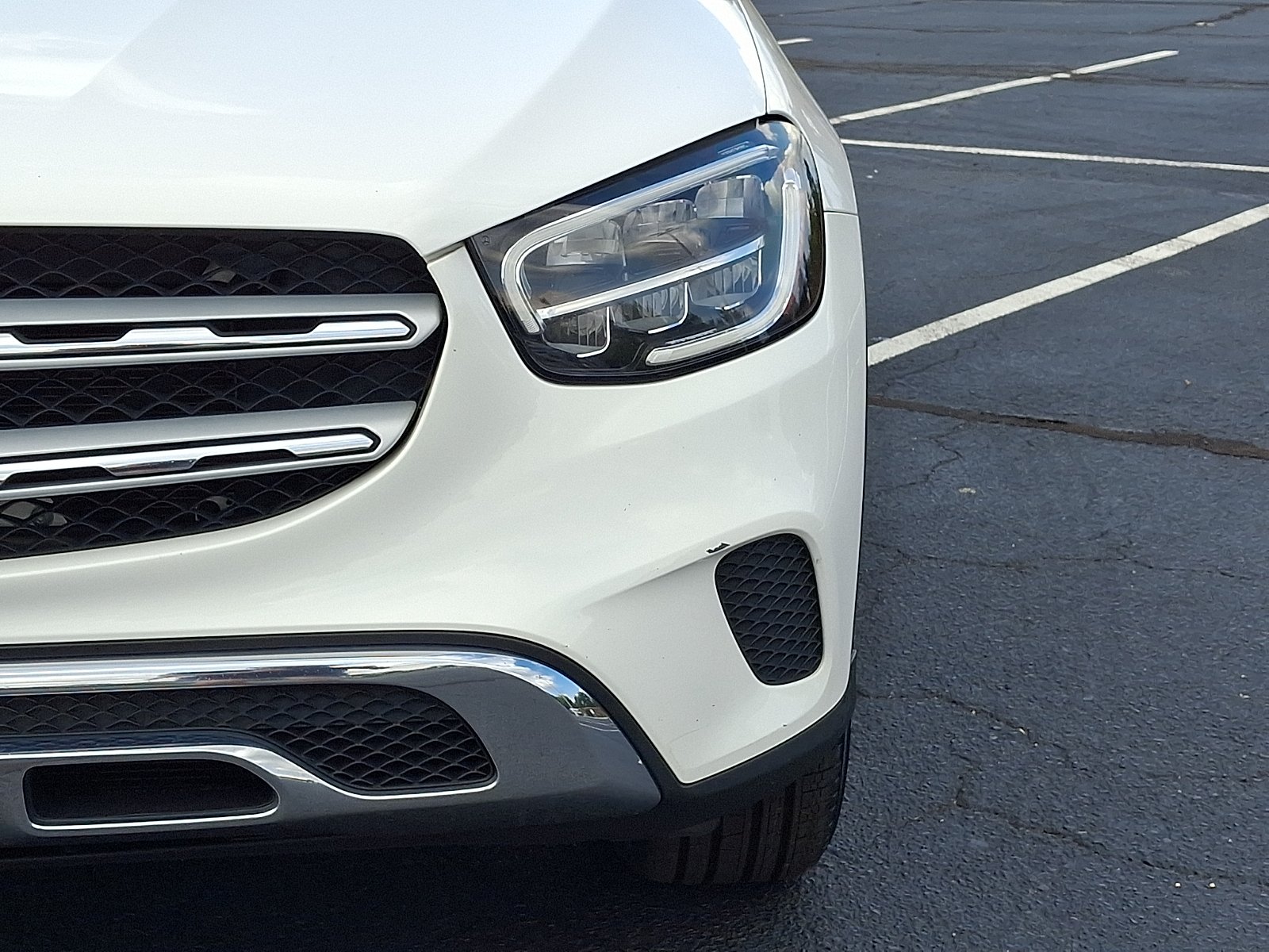 Used 2020 Polar White - 149 Mercedes-Benz 4MATIC® image 9
