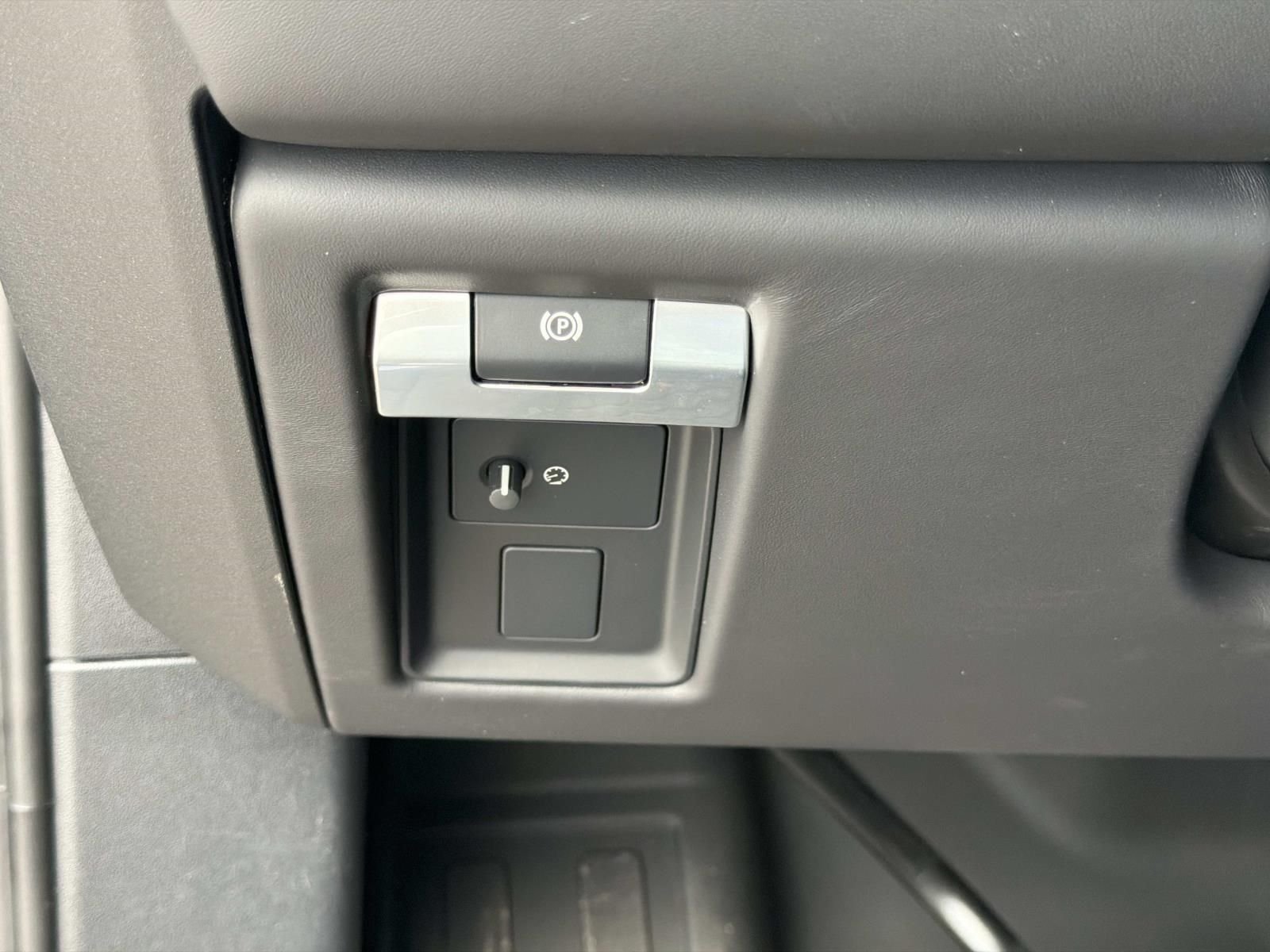 Used 2026 Black Land Rover OCTA Black image 21