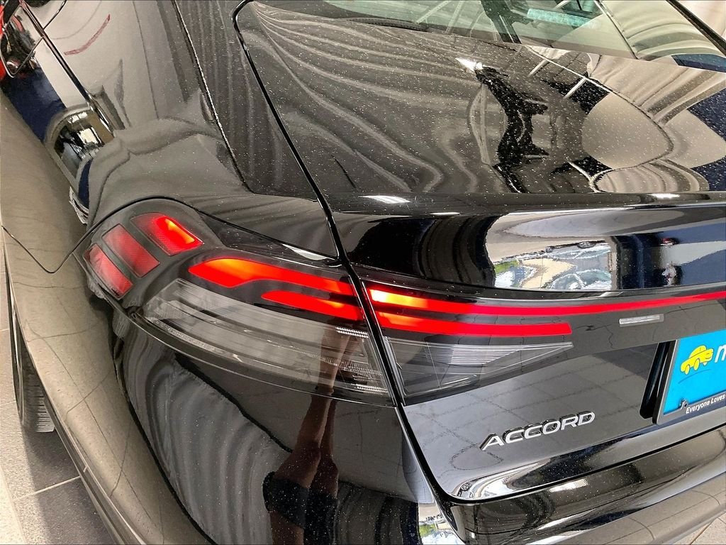 Used 2023 Black Honda LX image 33