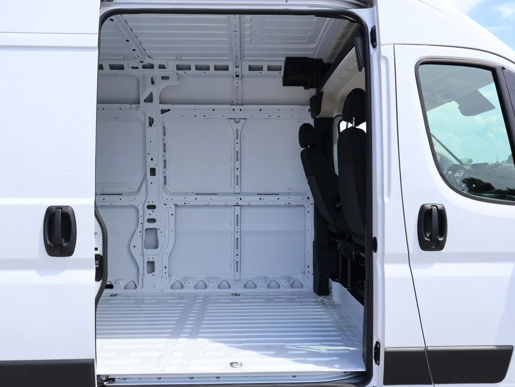 New 2026 Bright White Clear-Coat Exterior Paint RAM High Roof image 10