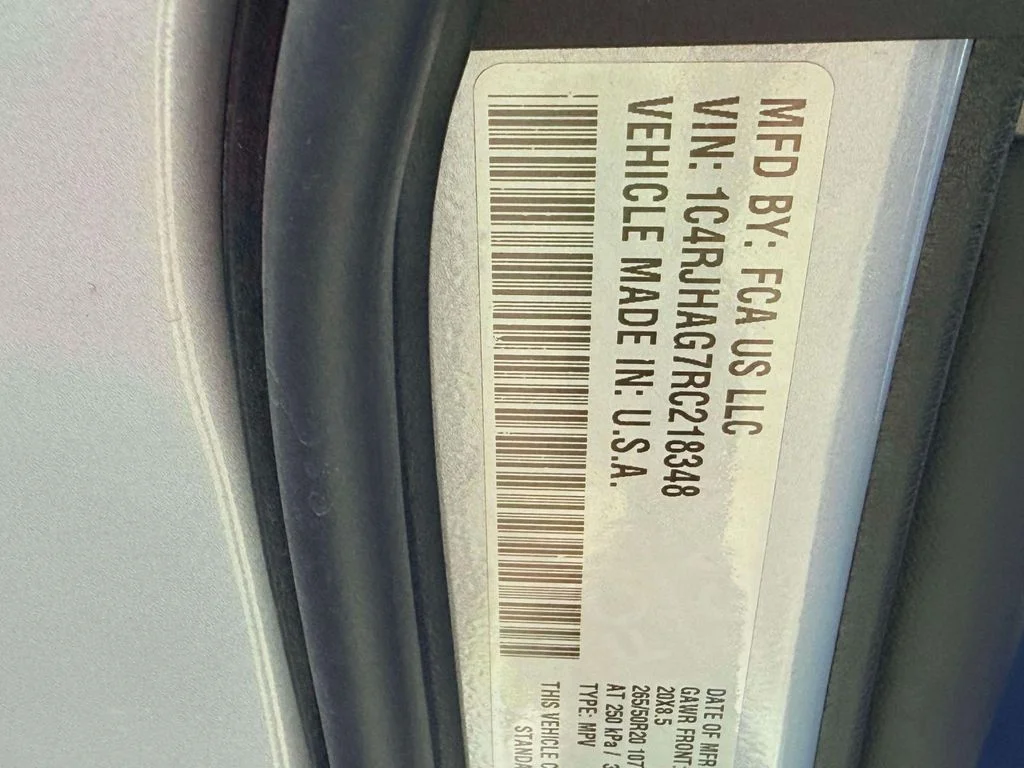 Used 2024 Silver Jeep Altitude image 16