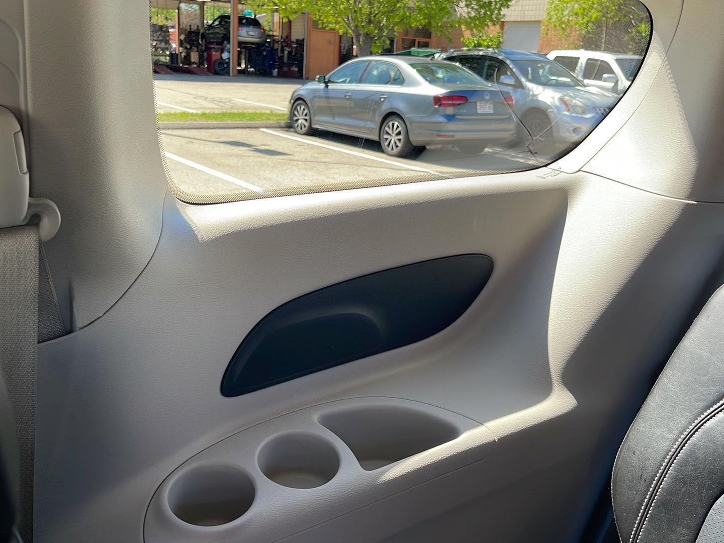 2023 Chrysler Pacifica Touring L - Photo 24