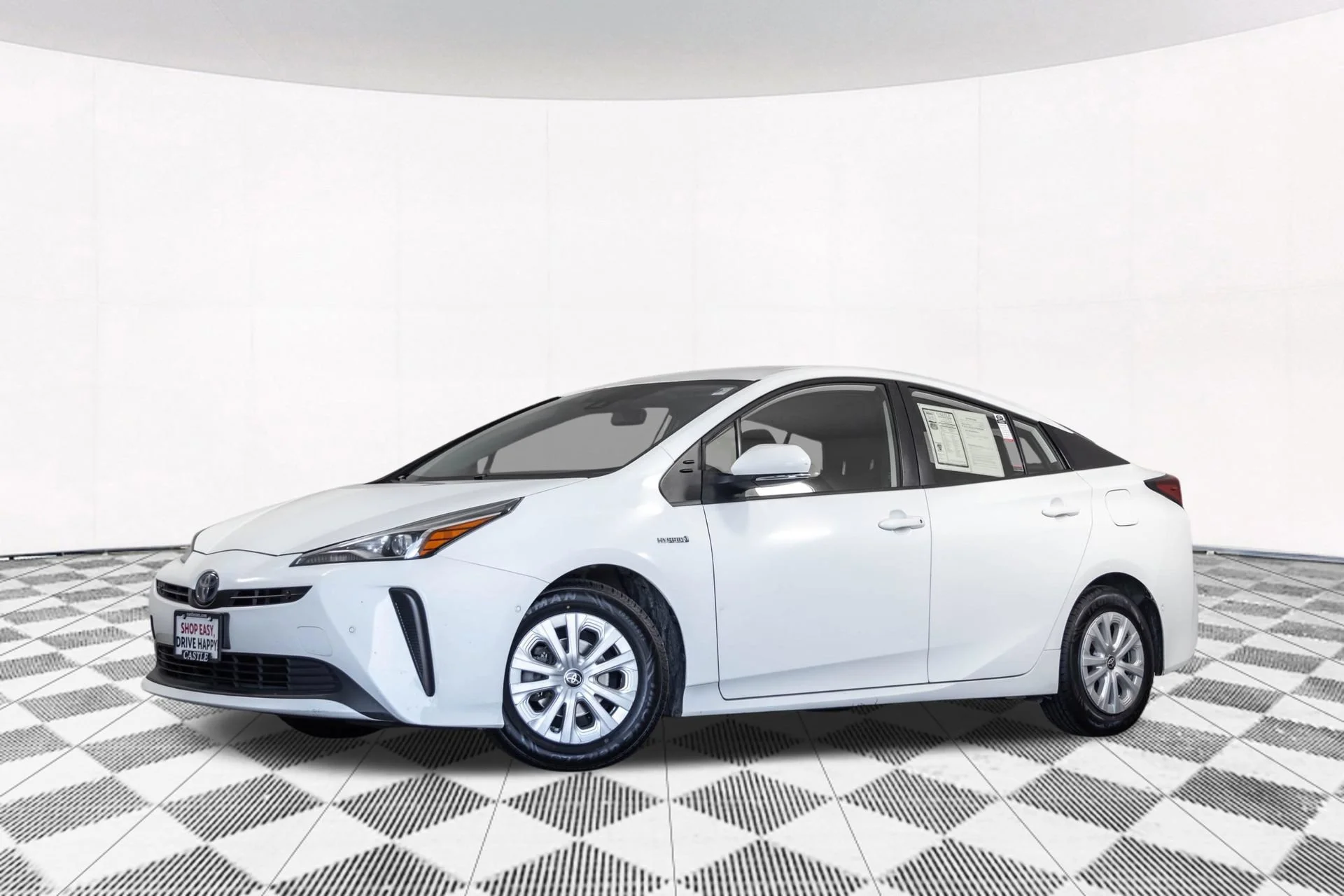 Used 2021  Toyota L Eco image 2