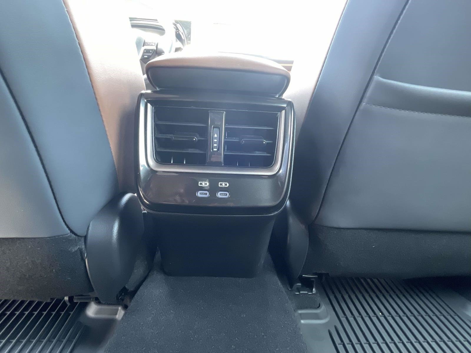 Used 2025 Oxygen White Toyota XLE image 14