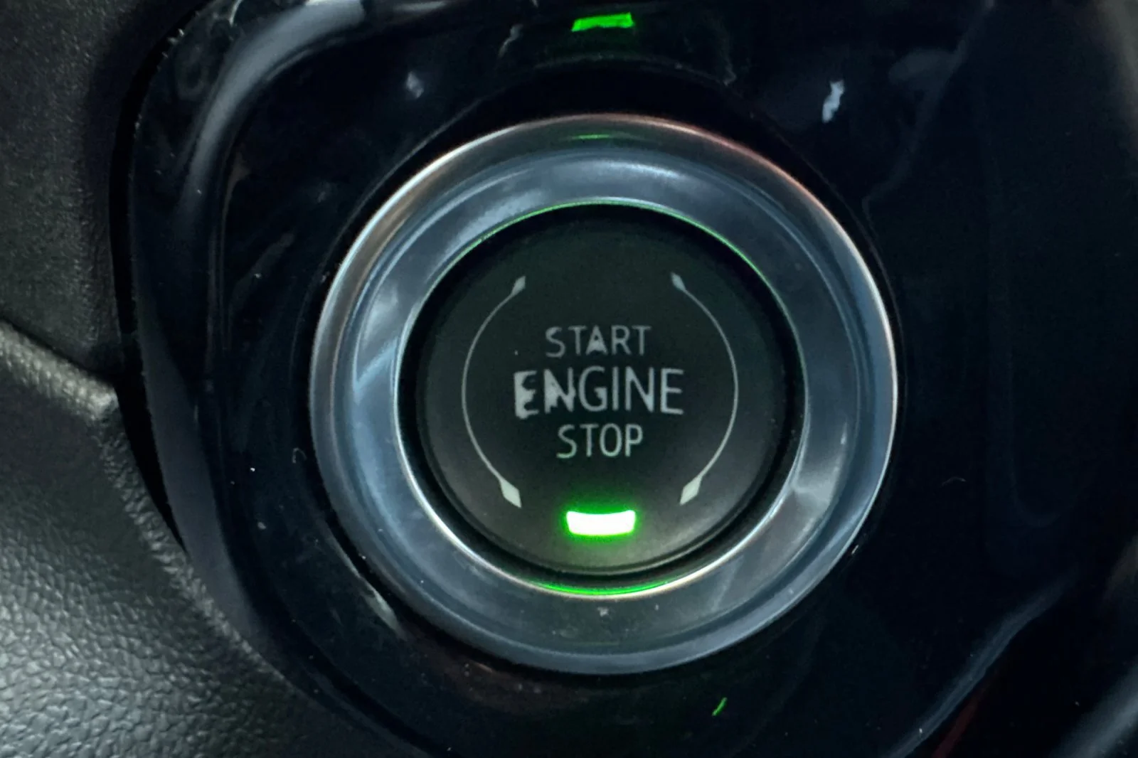 2025 GMC Sierra 1500 SLT - Photo 24