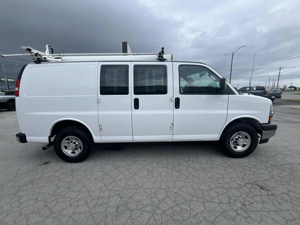 Used 2020 SUMMIT WHITE Chevrolet RWD 2500 Regular Wheelbase WT image 8