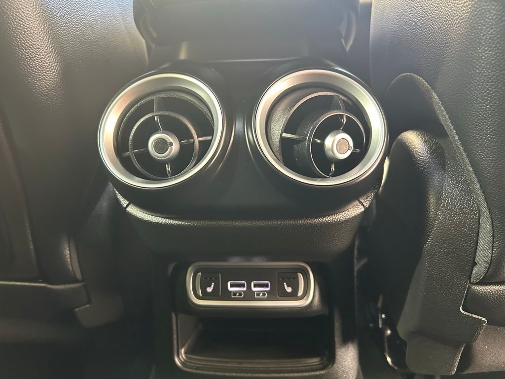 2025 Alfa Romeo Stelvio Base - Photo 20