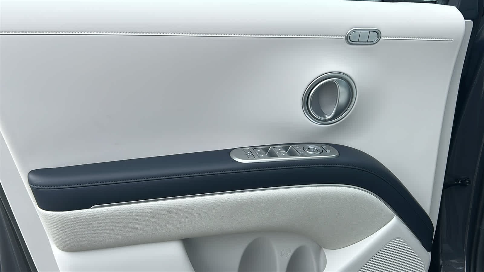 New 2026 Ecotronic Gray Pearl Hyundai Calligraphy image 23