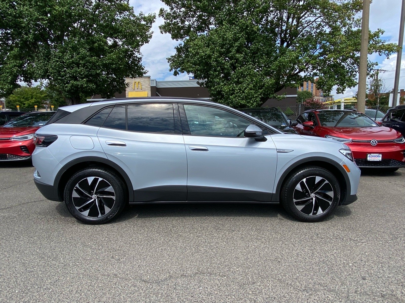 Used 2022 Volkswagen ID.4 PRO with VIN WVGJNPE22NP038140 for sale in Alexandria, VA