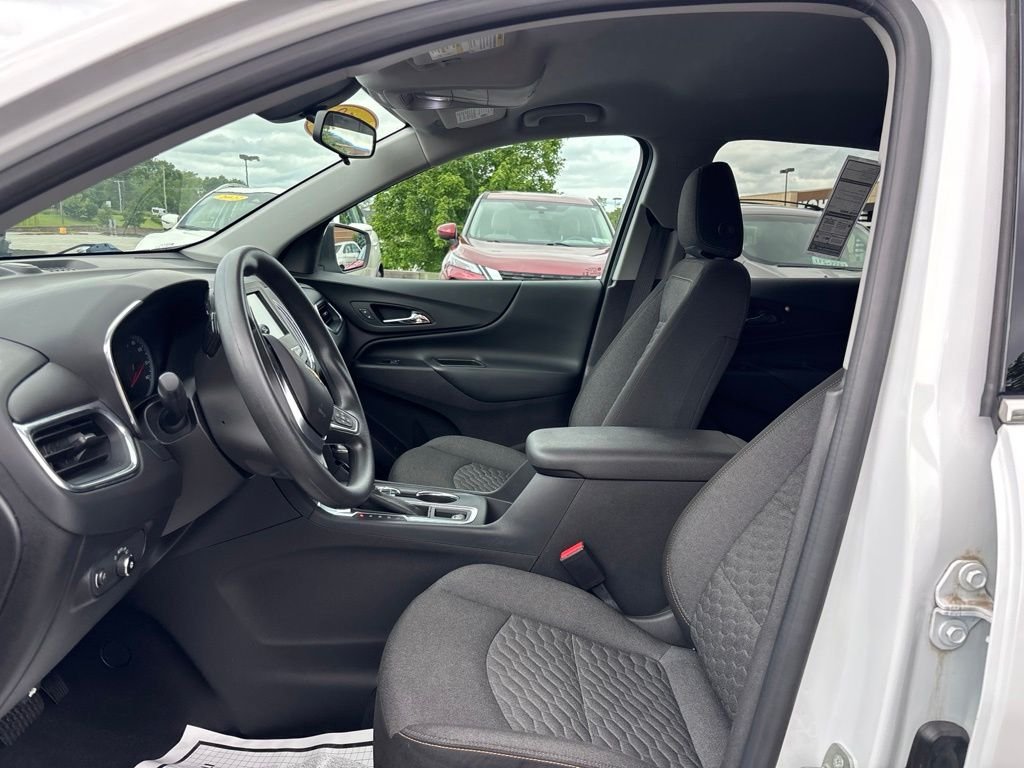 Used 2018 White Chevrolet LT image 18