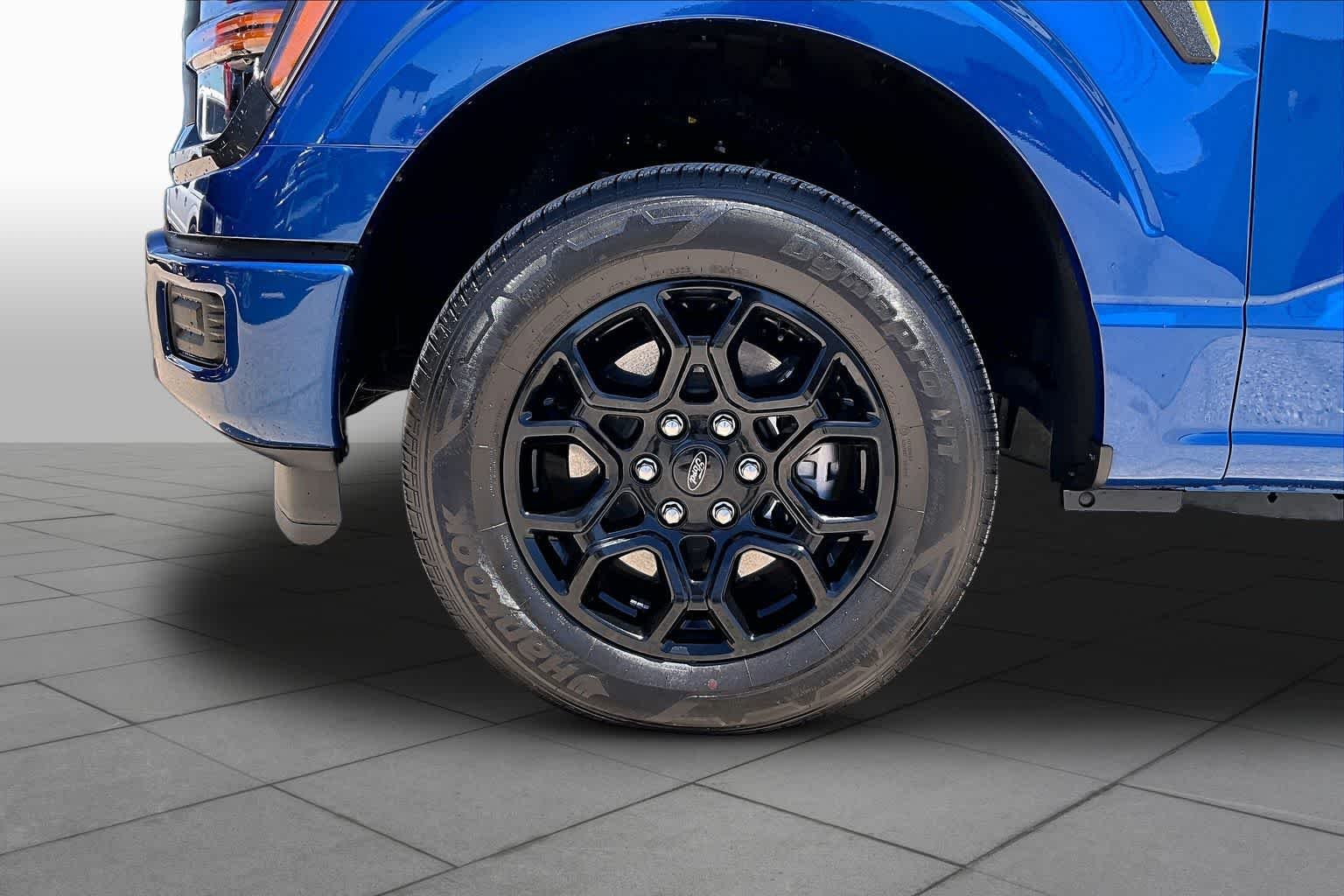 Used 2025 Atlas Blue Metallic Ford STX image 10