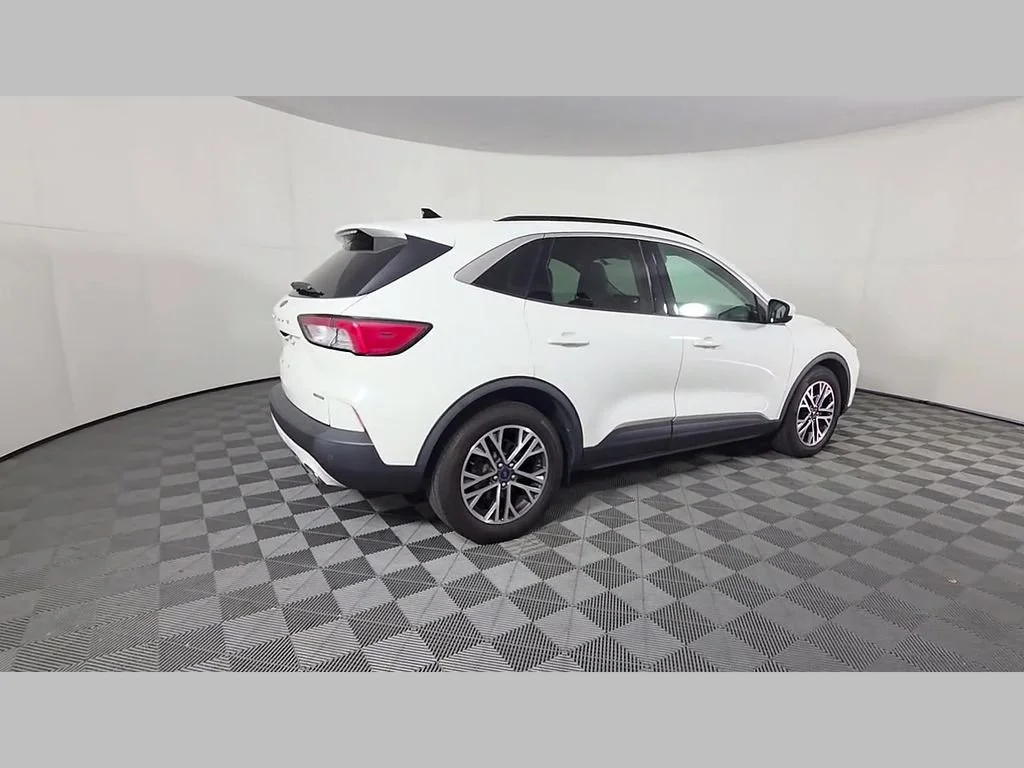 Used 2020 White Metallic Ford SEL image 39