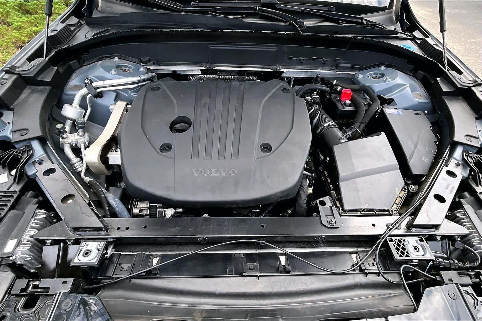 Used 2022 Thunder Grey Metallic Volvo Momentum image 32