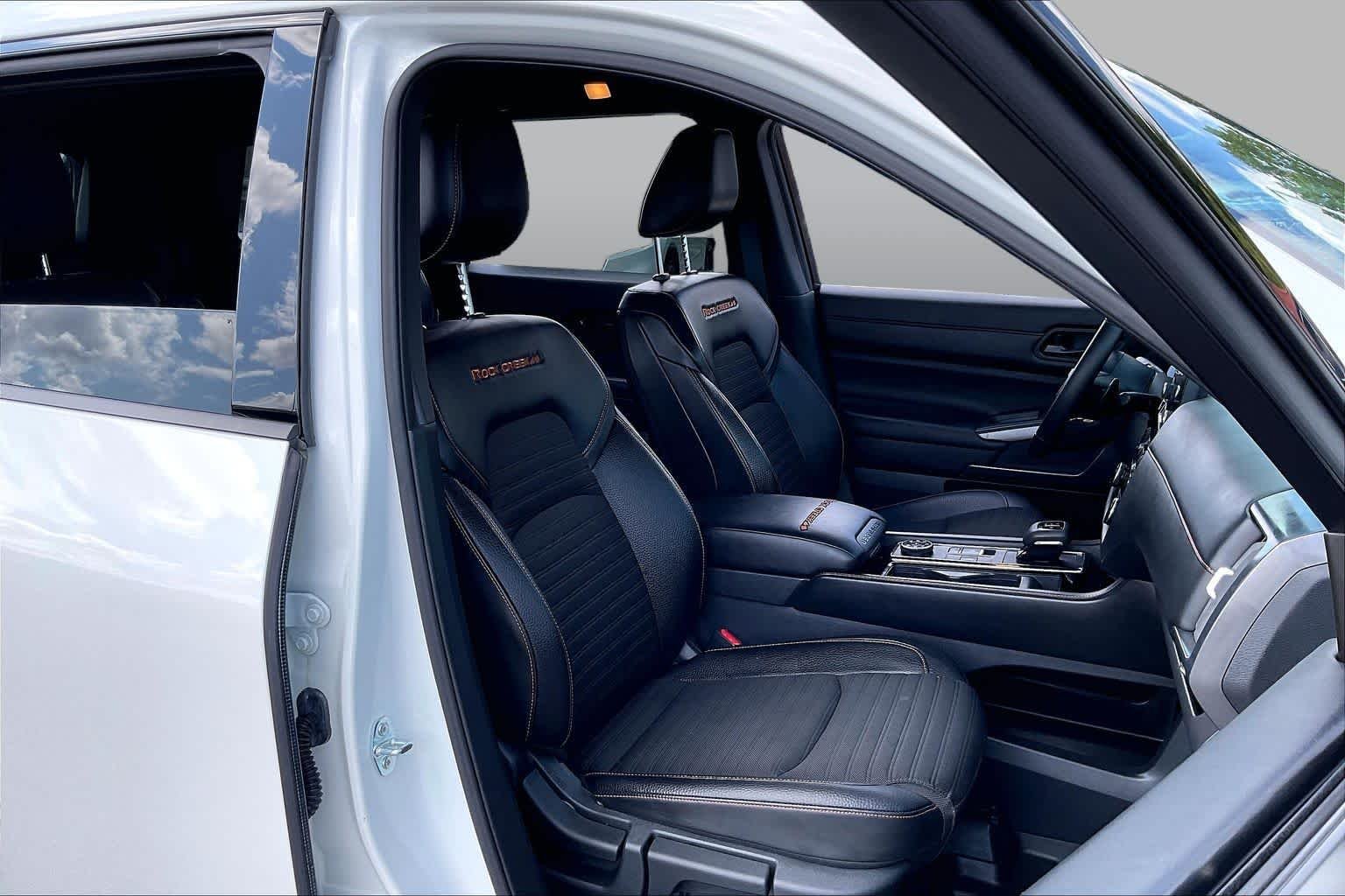 Used 2025 Glacier White Nissan Rock Creek image 9