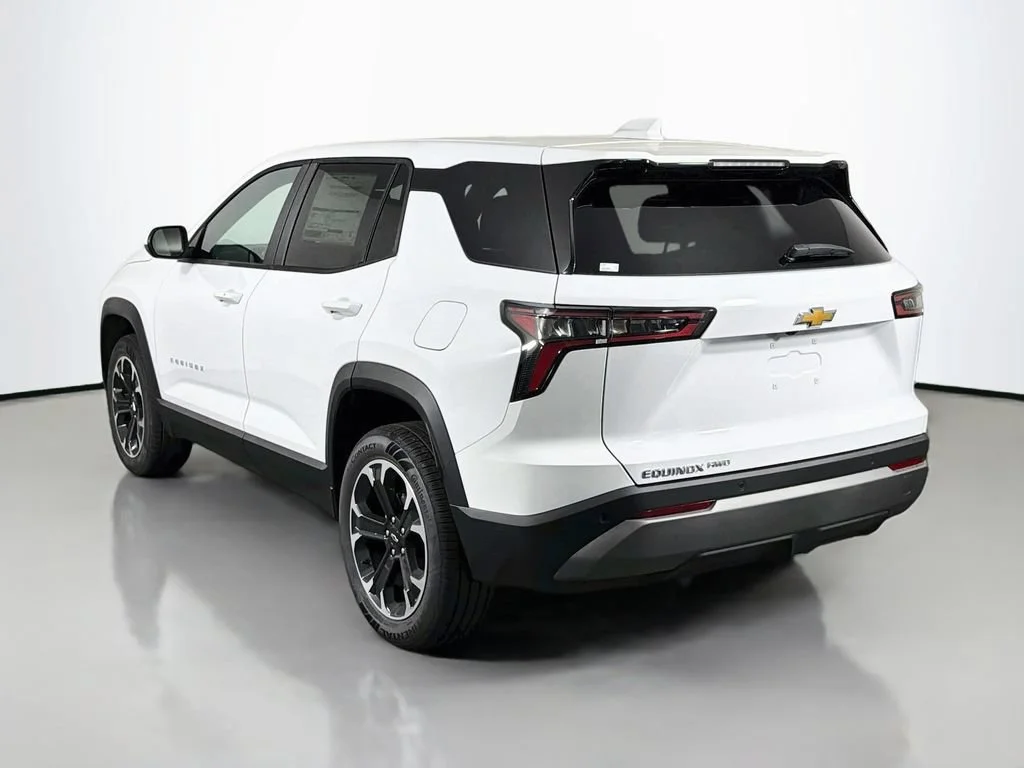 New 2027 Summit White Chevrolet LT image 5