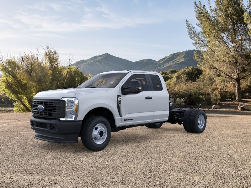 New 2026 Oxford White Ford F-350® XL image 1