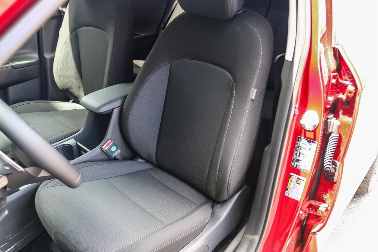 2025 Hyundai Kona EV SEL - Photo 21
