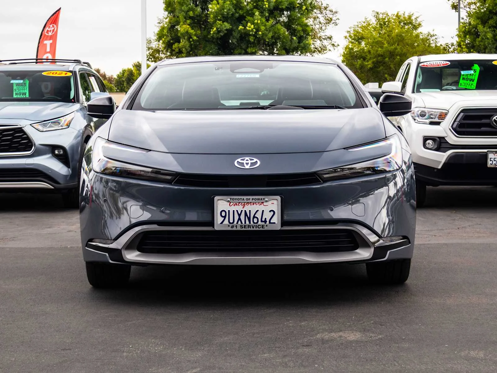 Used 2025 Guardian Gray Toyota XLE image 2