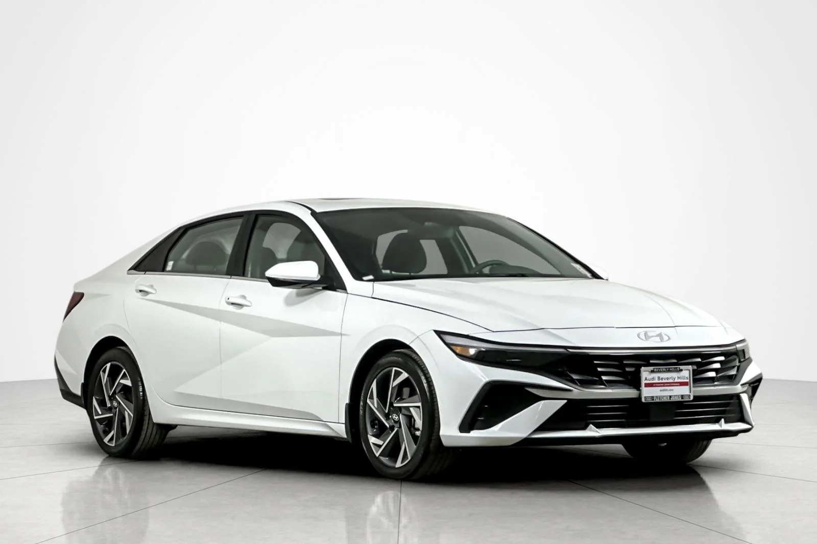 Used 2024 WHITE Hyundai SEL IVT image 7