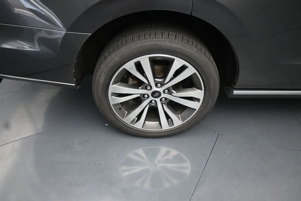 Used 2021 Gray Ford Limited image 10