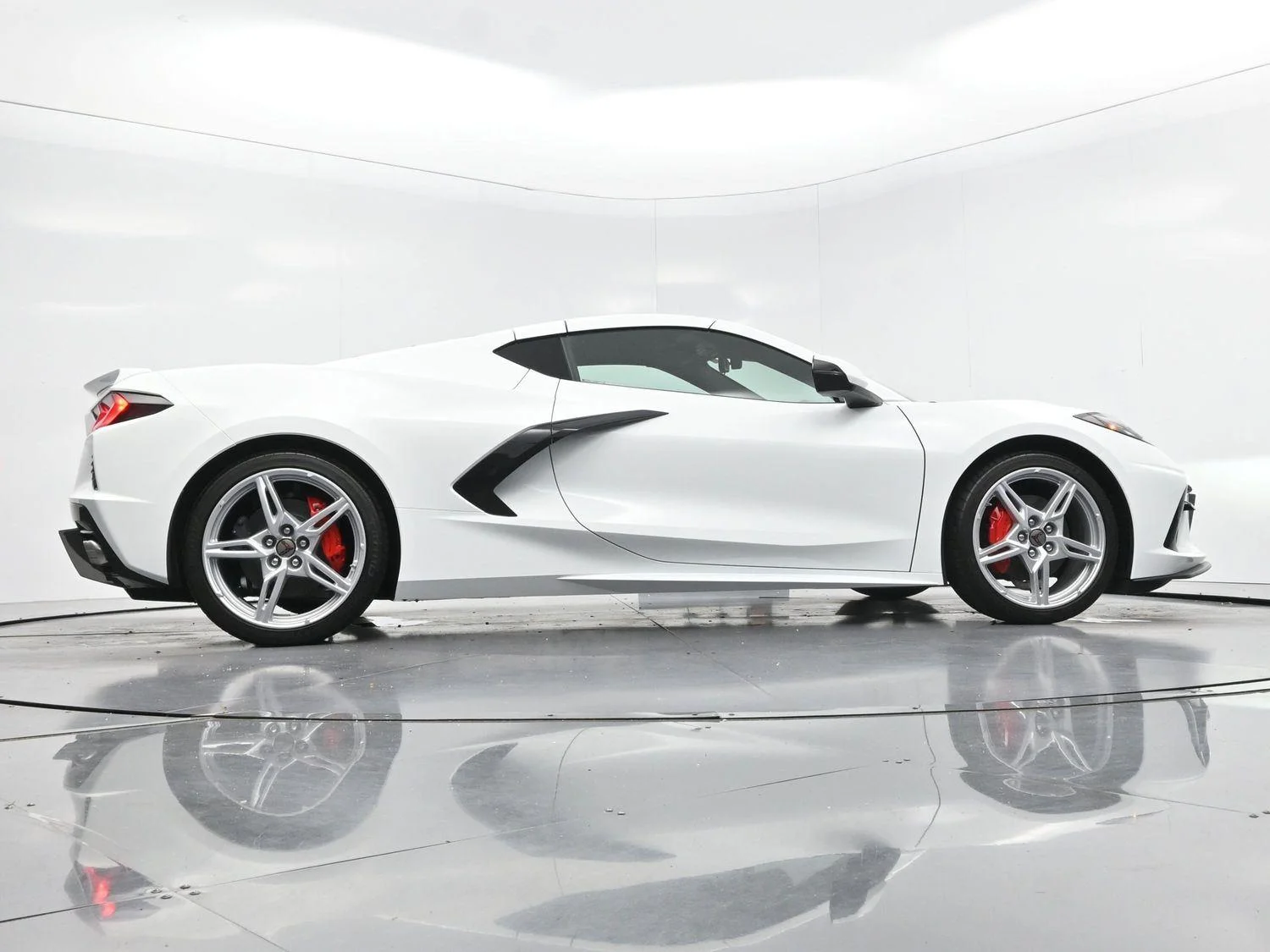 Used 2024 Arctic White Chevrolet 1LT image 46