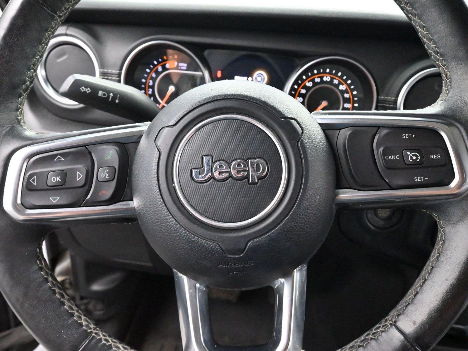 Used 2018 Granite Crystal Metallic Clearcoat Jeep Sahara image 16