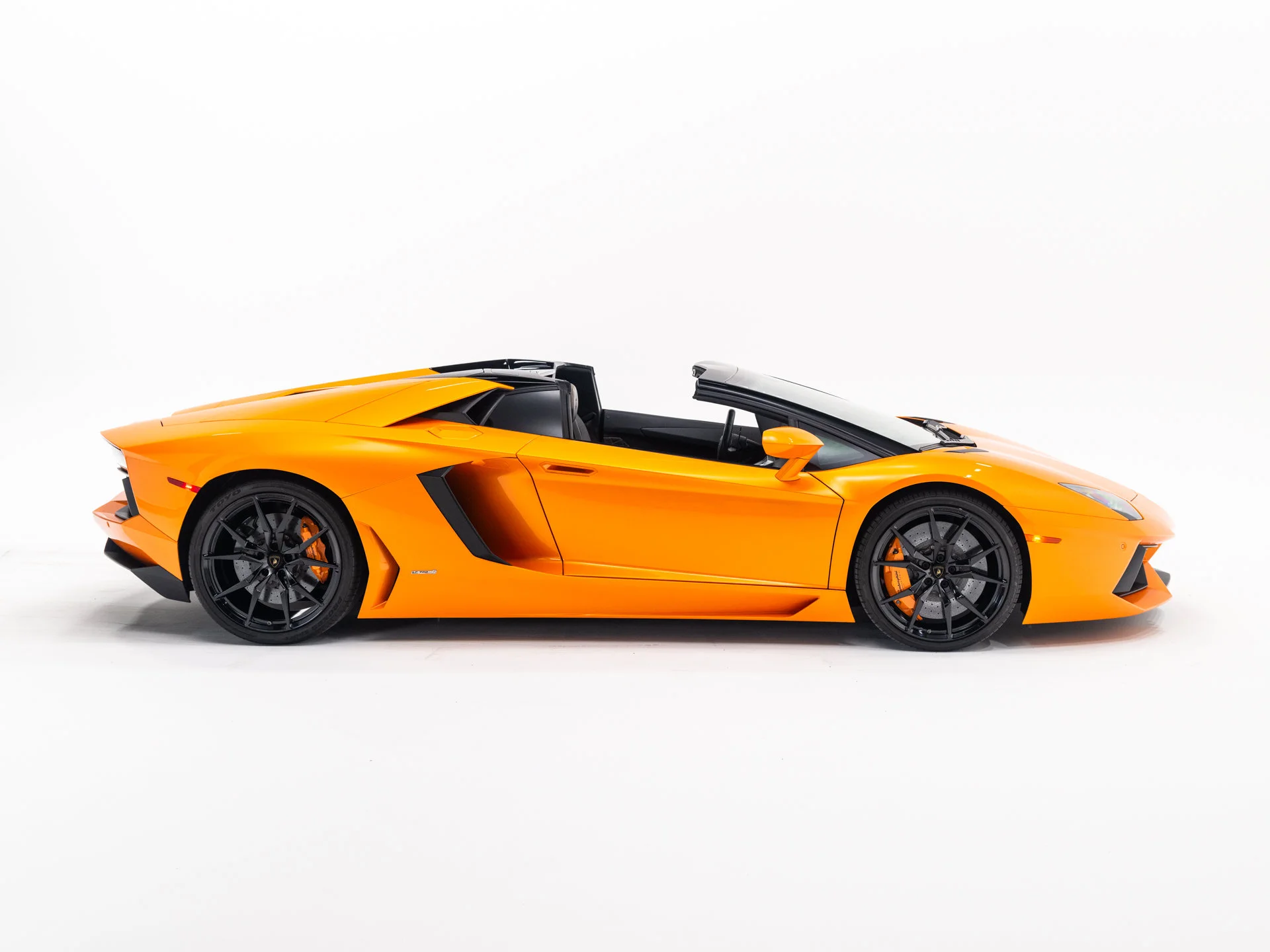 Used 2016 Arancio Atlas Pearl Effect Lamborghini LP700-4 image 7