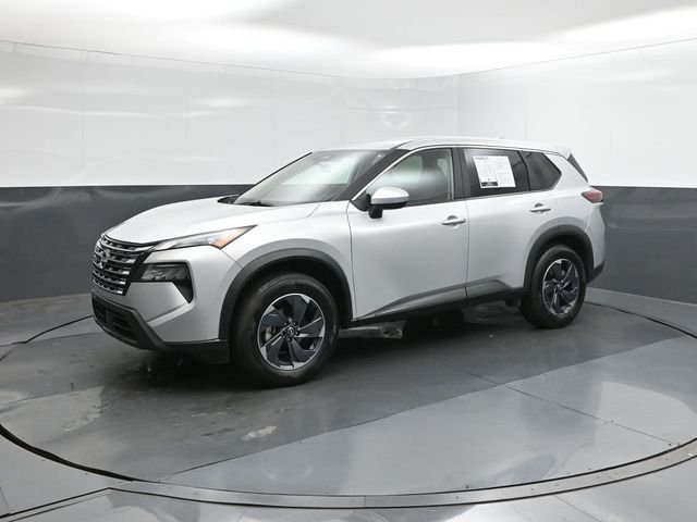 Used 2025 Silver Nissan SV image 30