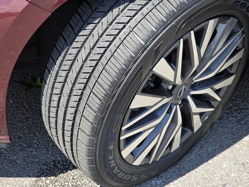 Used 2025 Garnet Pearl NISSAN 2.5 SV image 19