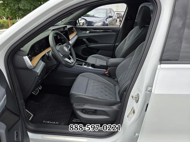 Used 2025 WHITE Volkswagen 2.0T SEL R-LINE image 10