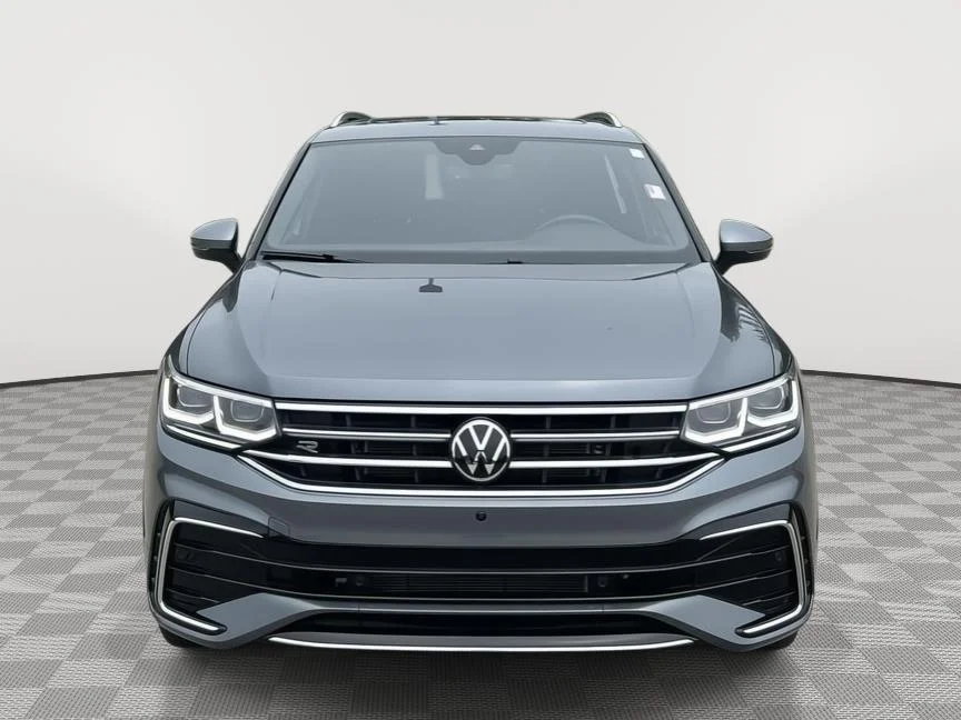 Certified Used 2024 gray Volkswagen SEL R-Line image 21