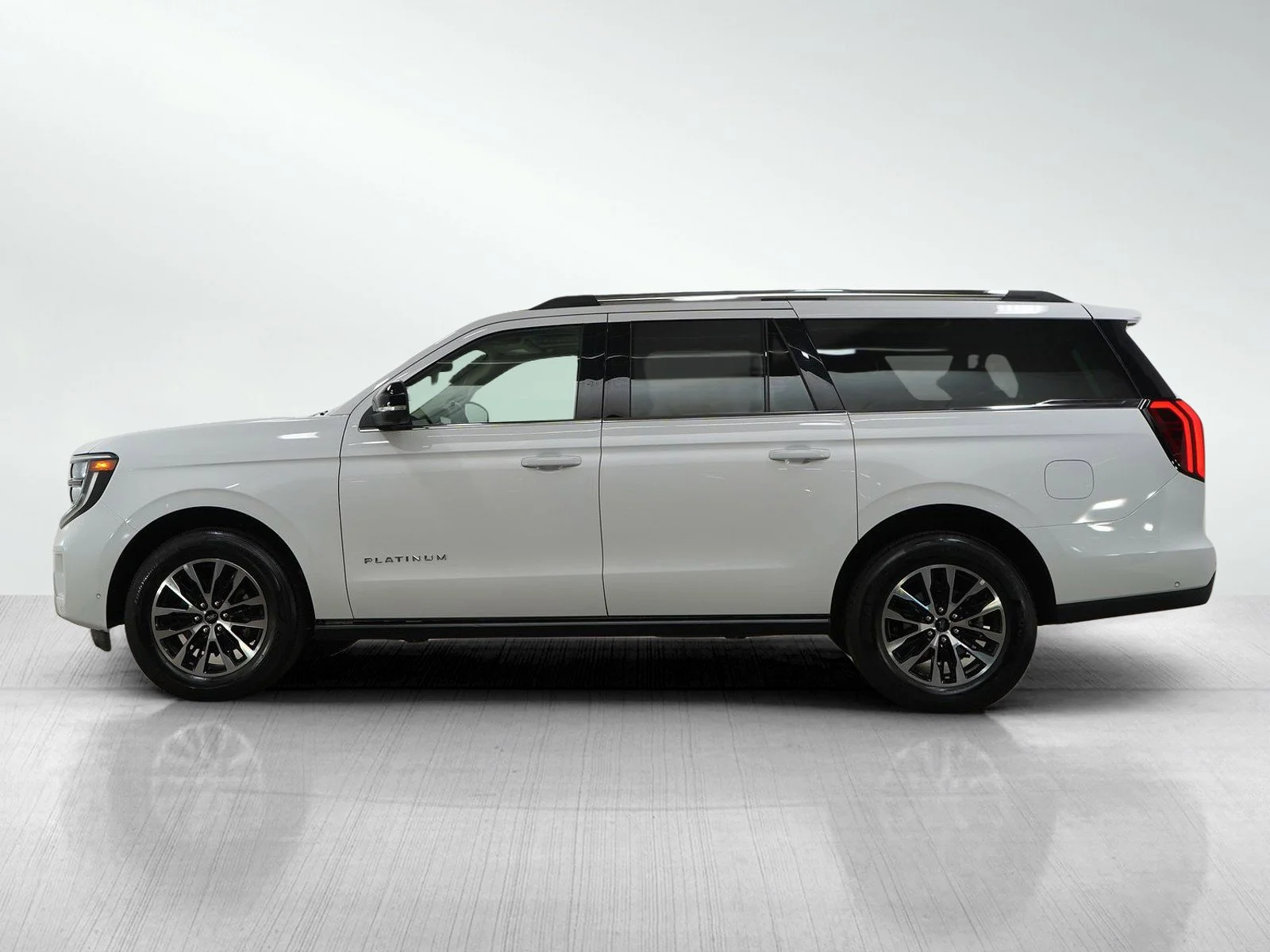 Used 2025 Ford Expedition Platinum with VIN 1FMJK1M85SEA16930 for sale in Wayzata, Minnesota