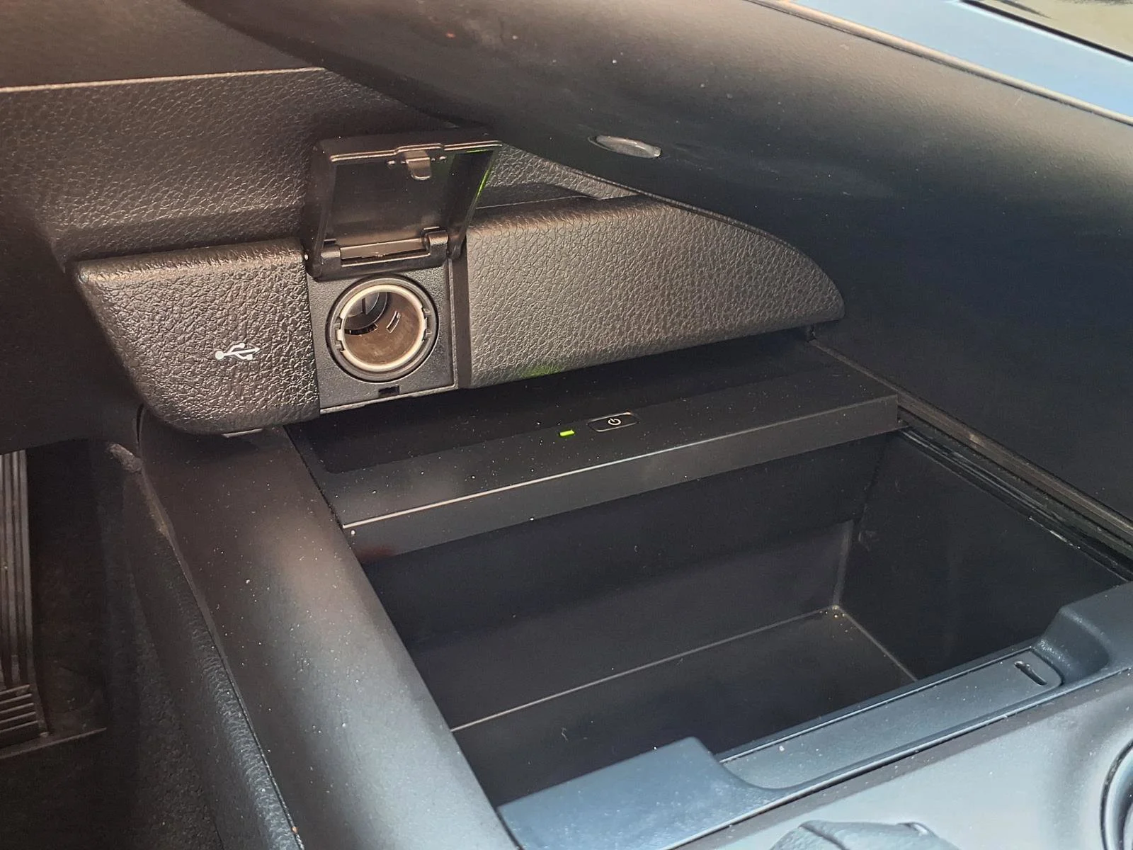 2024 Toyota Camry XSE - Photo 13