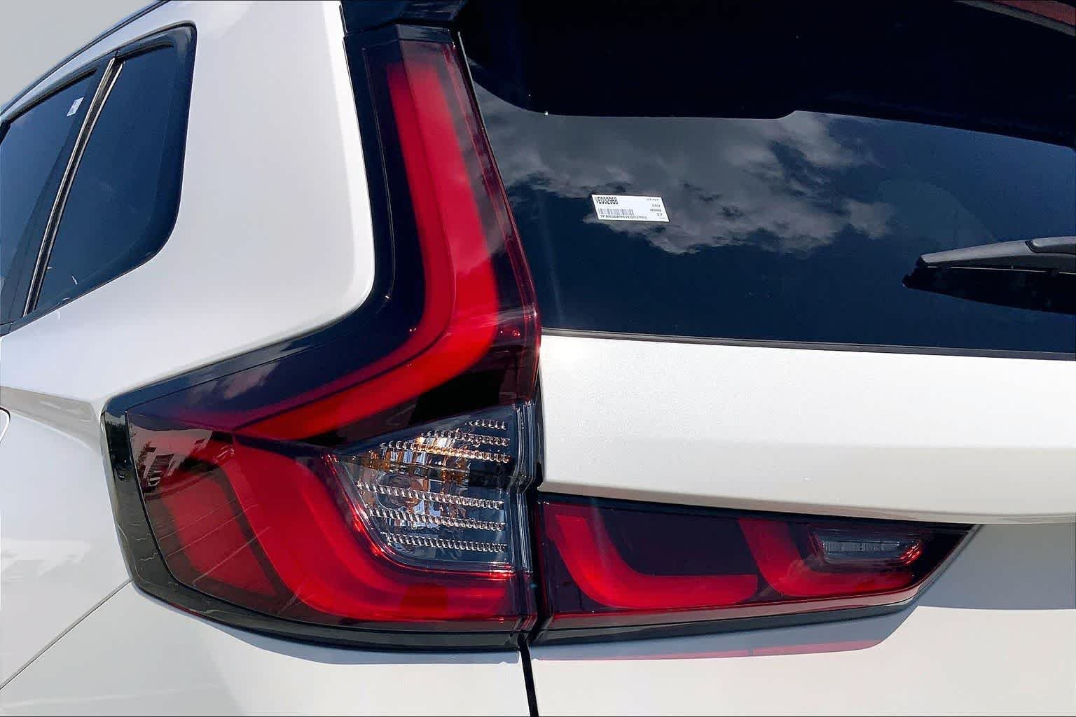 New 2027 Platinum White Pearl Honda Sport Touring Hybrid AWD image 14