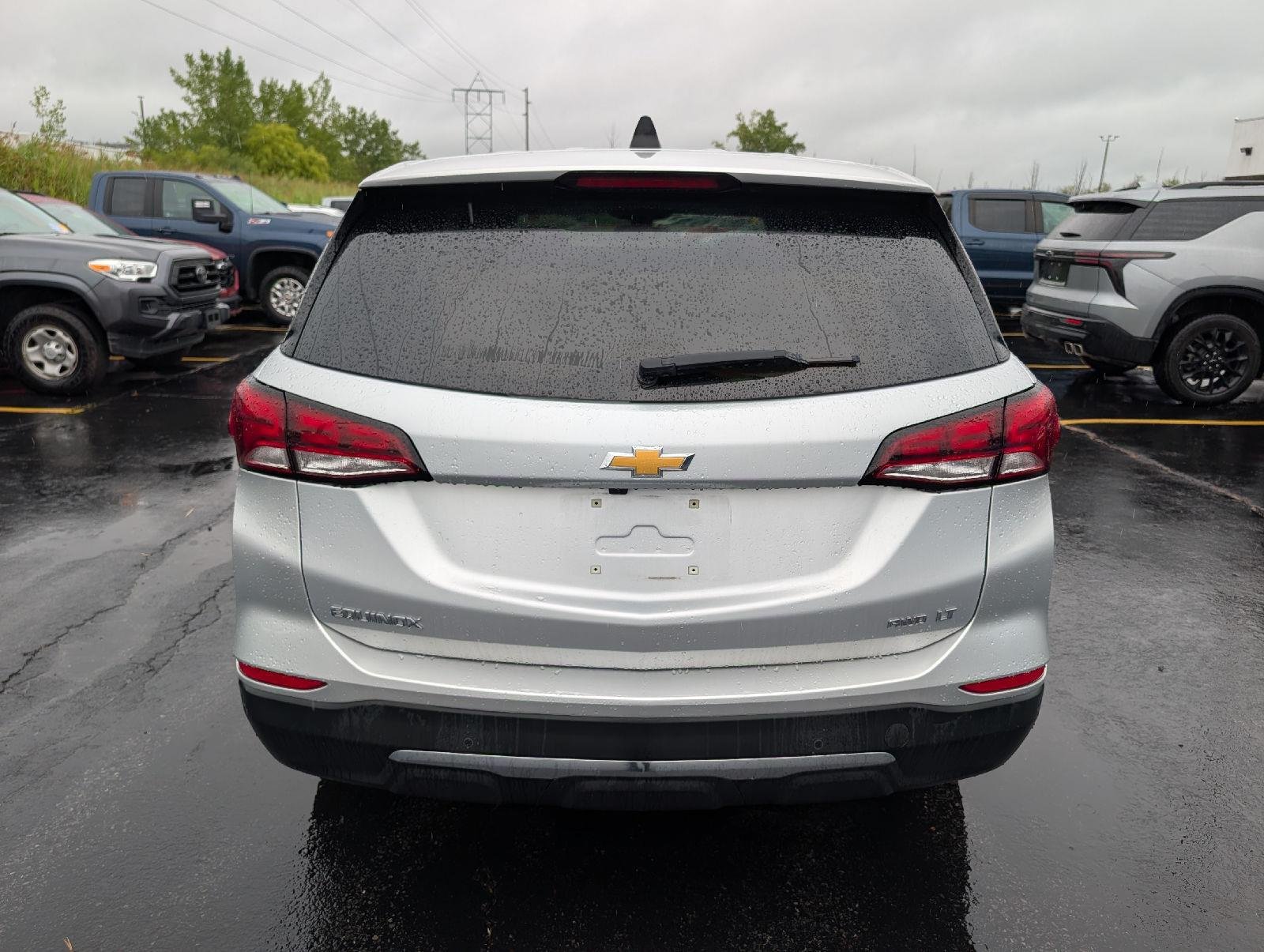 Used 2022 Silver Ice Metallic Chevrolet LT image 8