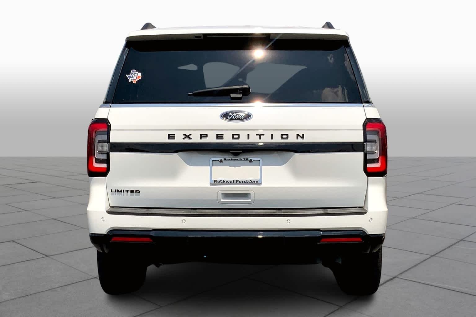 Used 2022 Star White Metallic Tri-Coat Ford Limited image 5