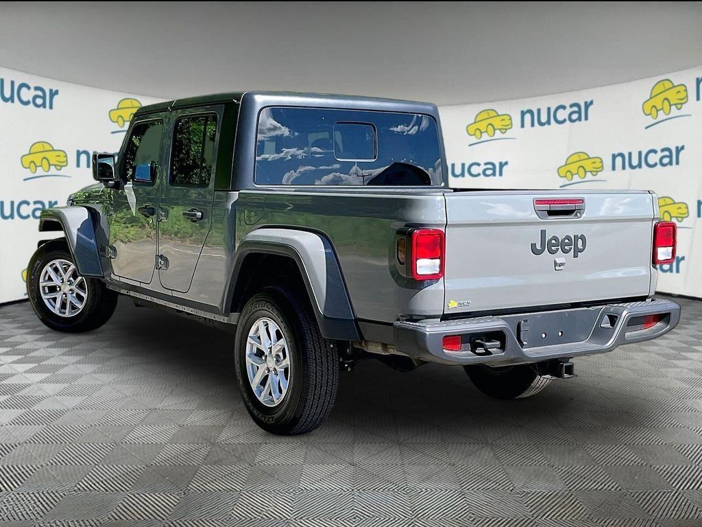 Used 2023 Gray Jeep Sport S image 4