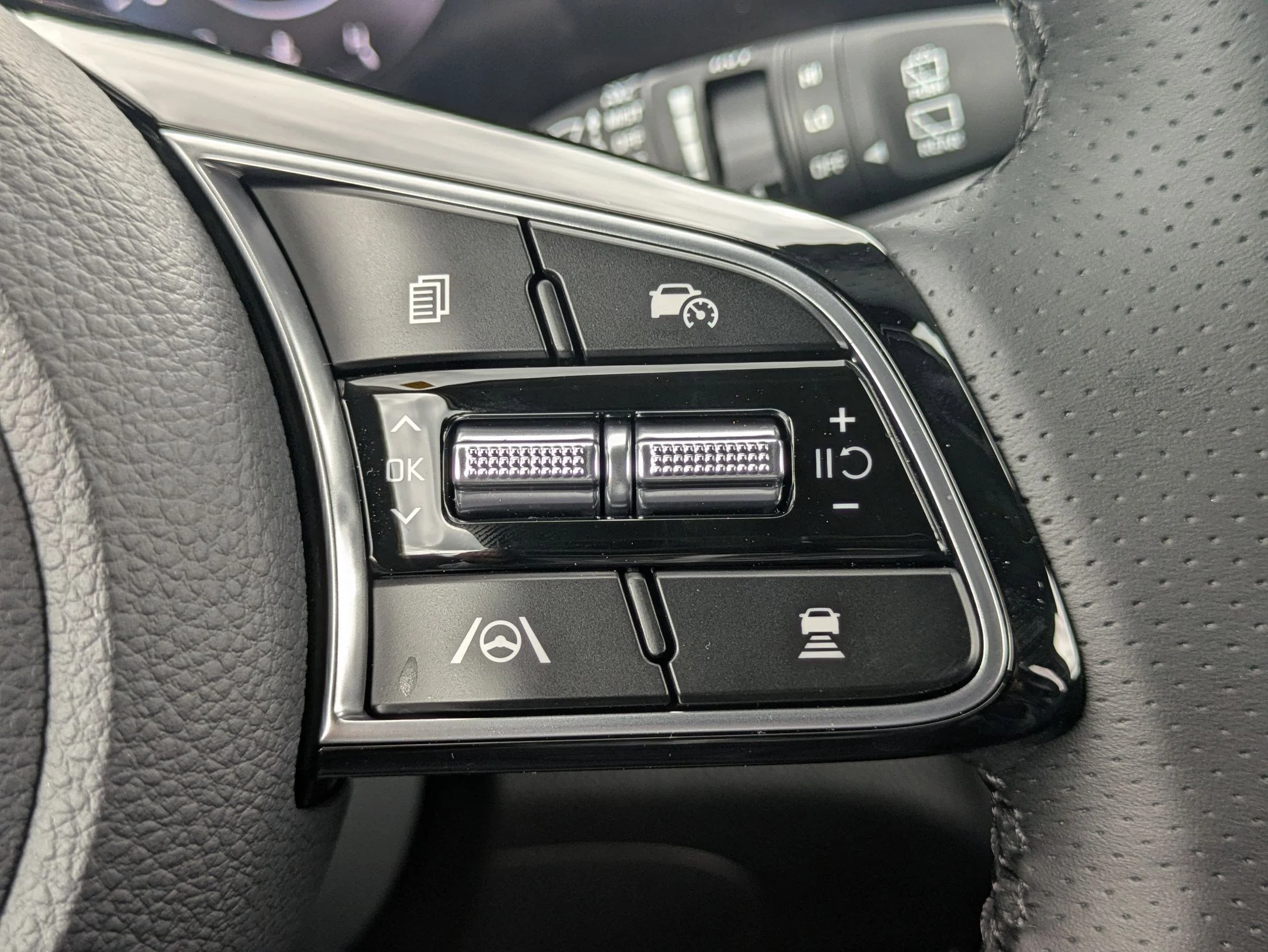 2026 Kia Seltos SX - Photo 17