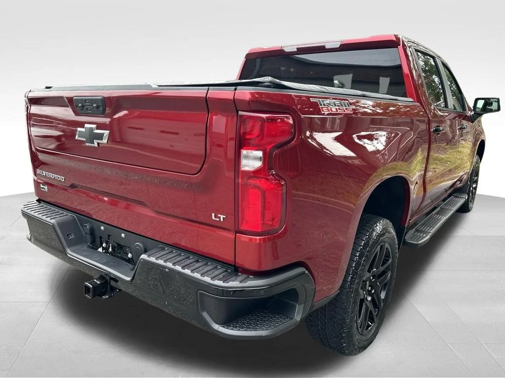 Used 2025 Red Chevrolet LT Trail Boss image 5