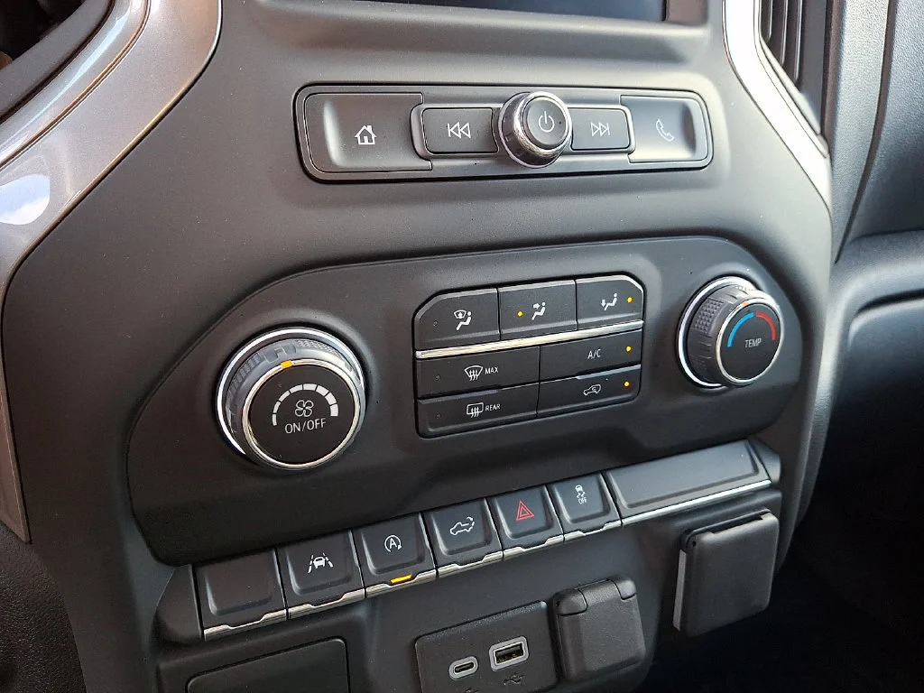 Used 2025 Slate Gray Metallic Chevrolet Custom image 15