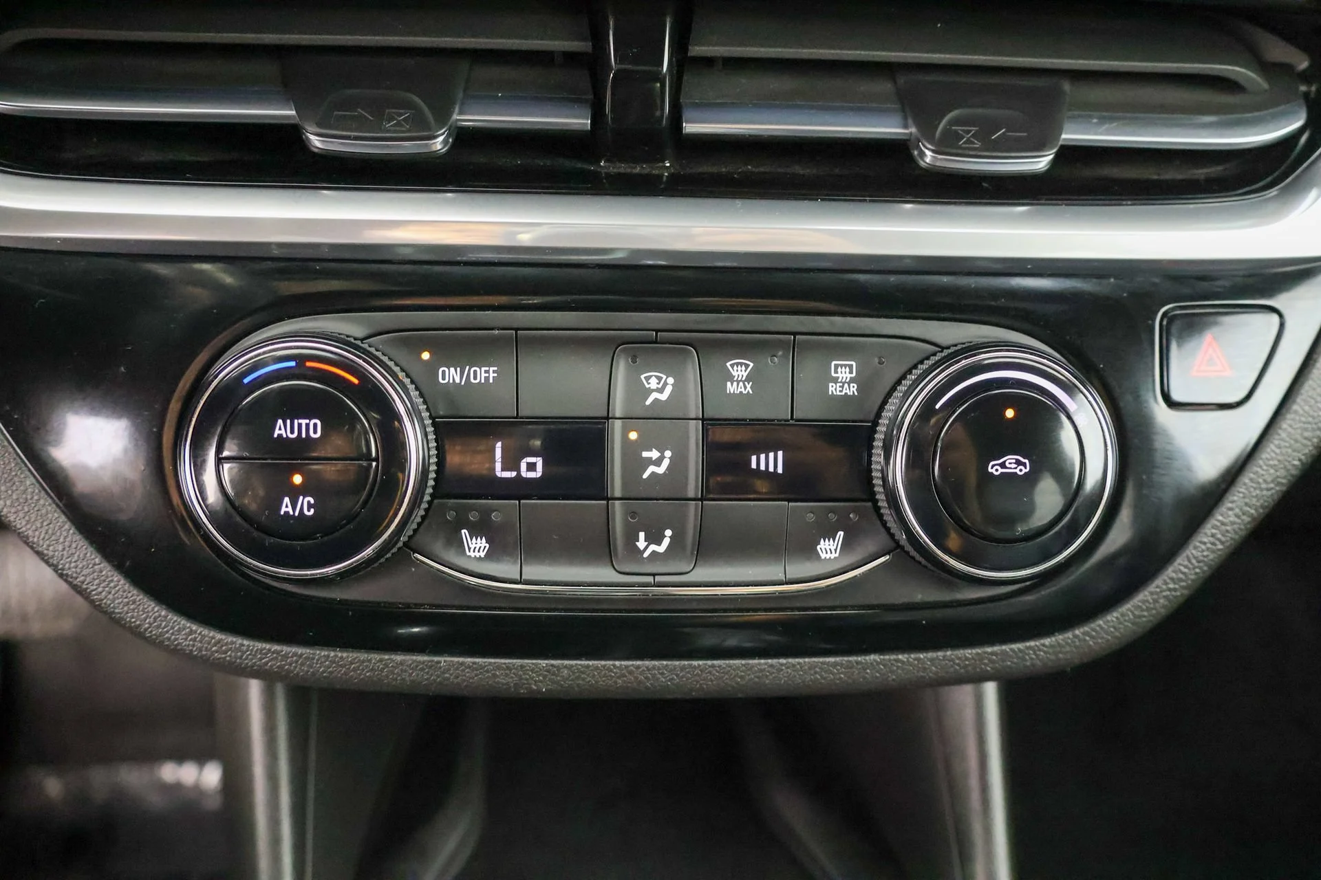 Used 2024 Ocean Blue Metallic Buick Sport Touring image 11
