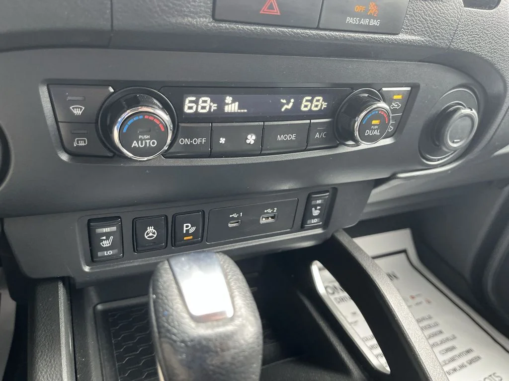 Used 2022 White Nissan SV image 18