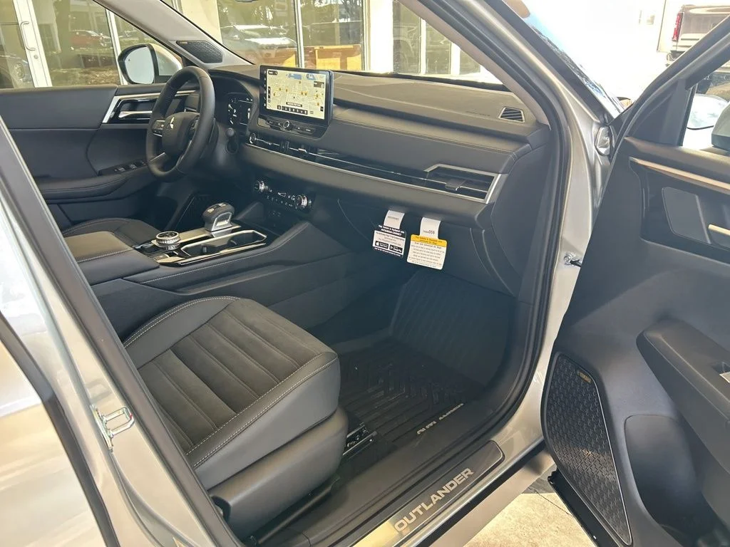 New 2026 Silver Mitsubishi SE 1.5T 2WD image 24