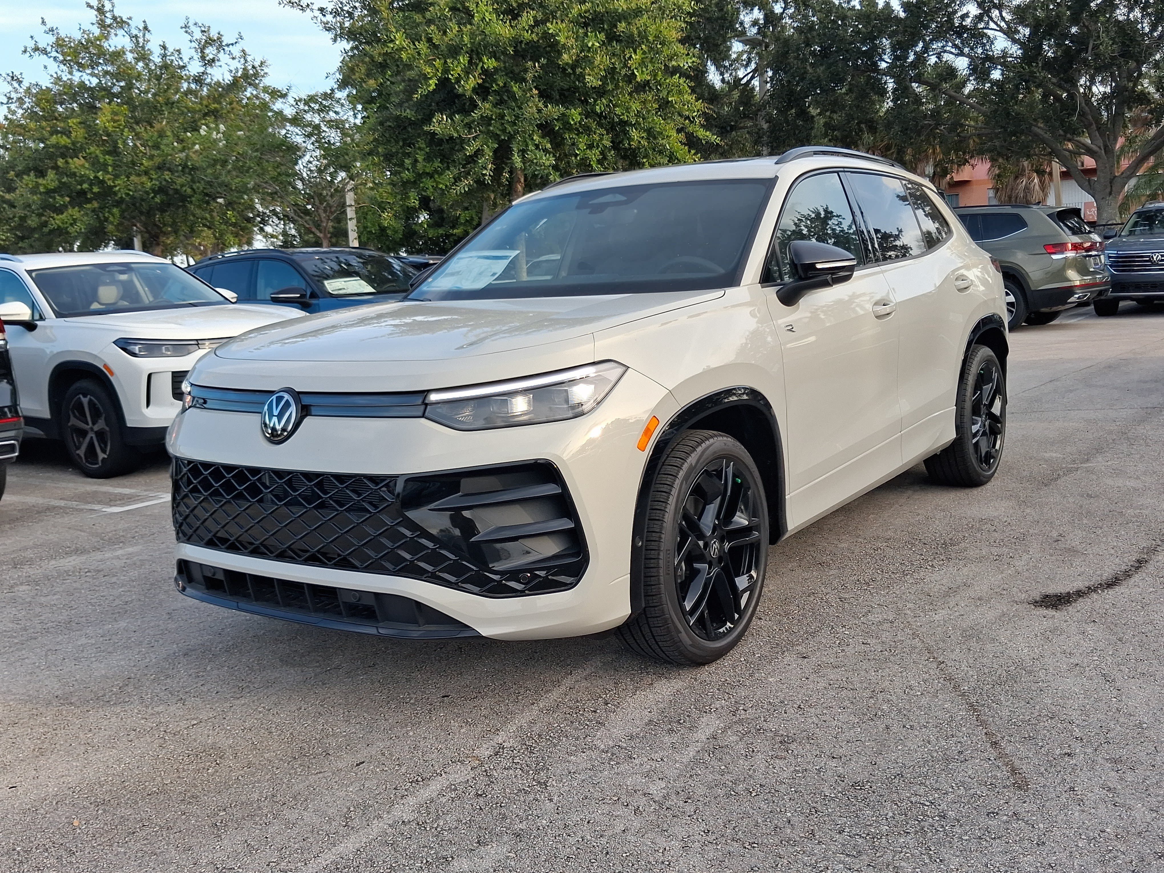 New 2026 Silver Volkswagen 2.0T SE R-Line Black image 3