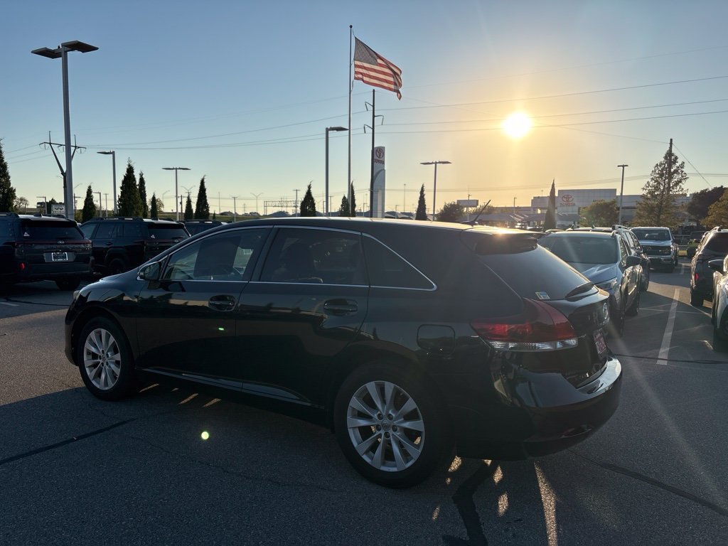 Used 2015 Black Toyota LE image 5