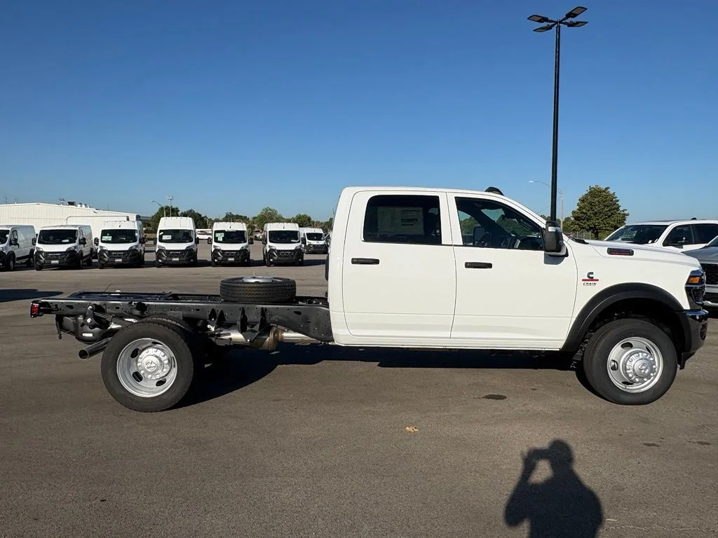 New 2026 Bright White Clear-Coat Exterior Paint RAM Tradesman image 8