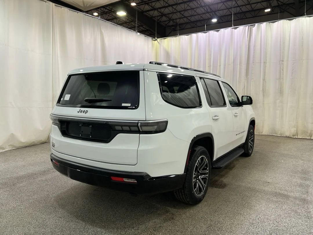 New 2026 Bright White Clear-Coat Exterior Paint Jeep BASE image 8