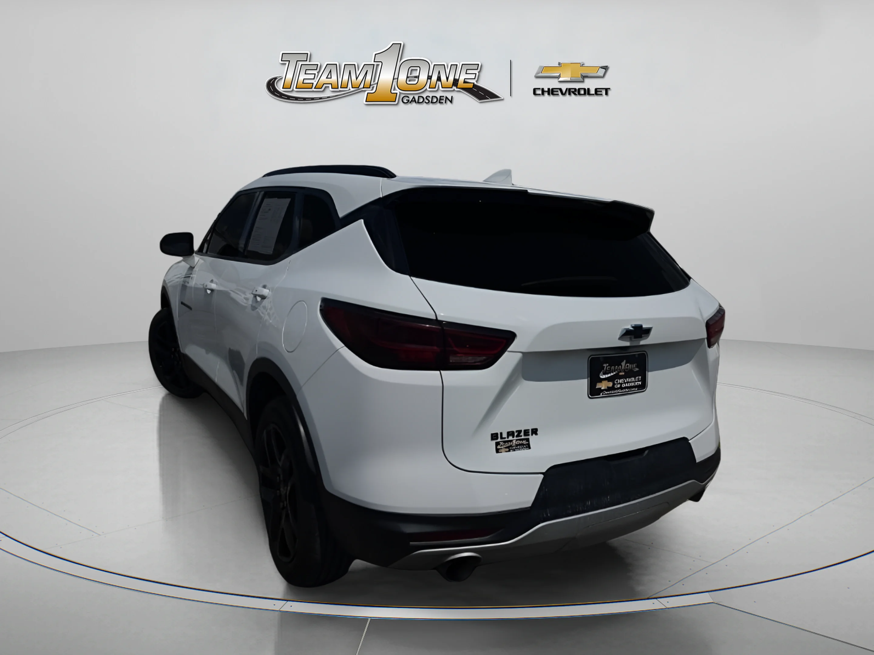 Used 2024 Summit White Chevrolet 2LT image 5