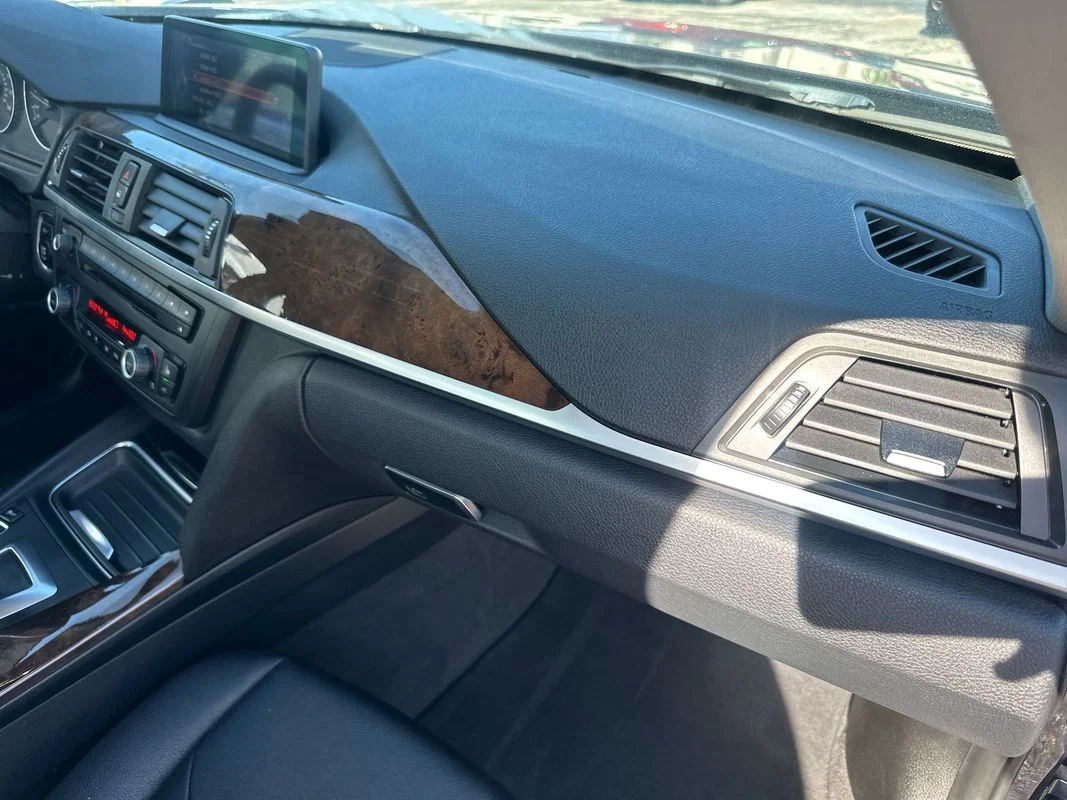 Used 2014  BMW xDrive image 31